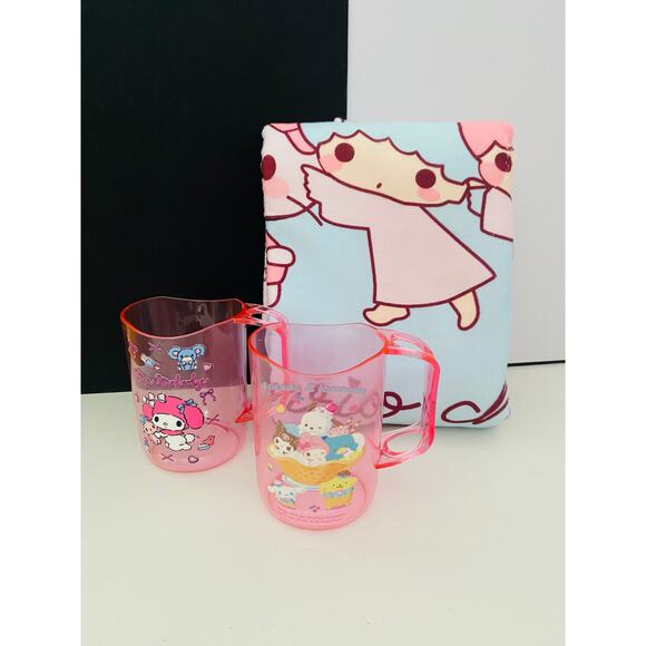 Little Twin Stars and Friends Bath Towel and Toothbrush Mouthwash Cups - Picture 2 of 4